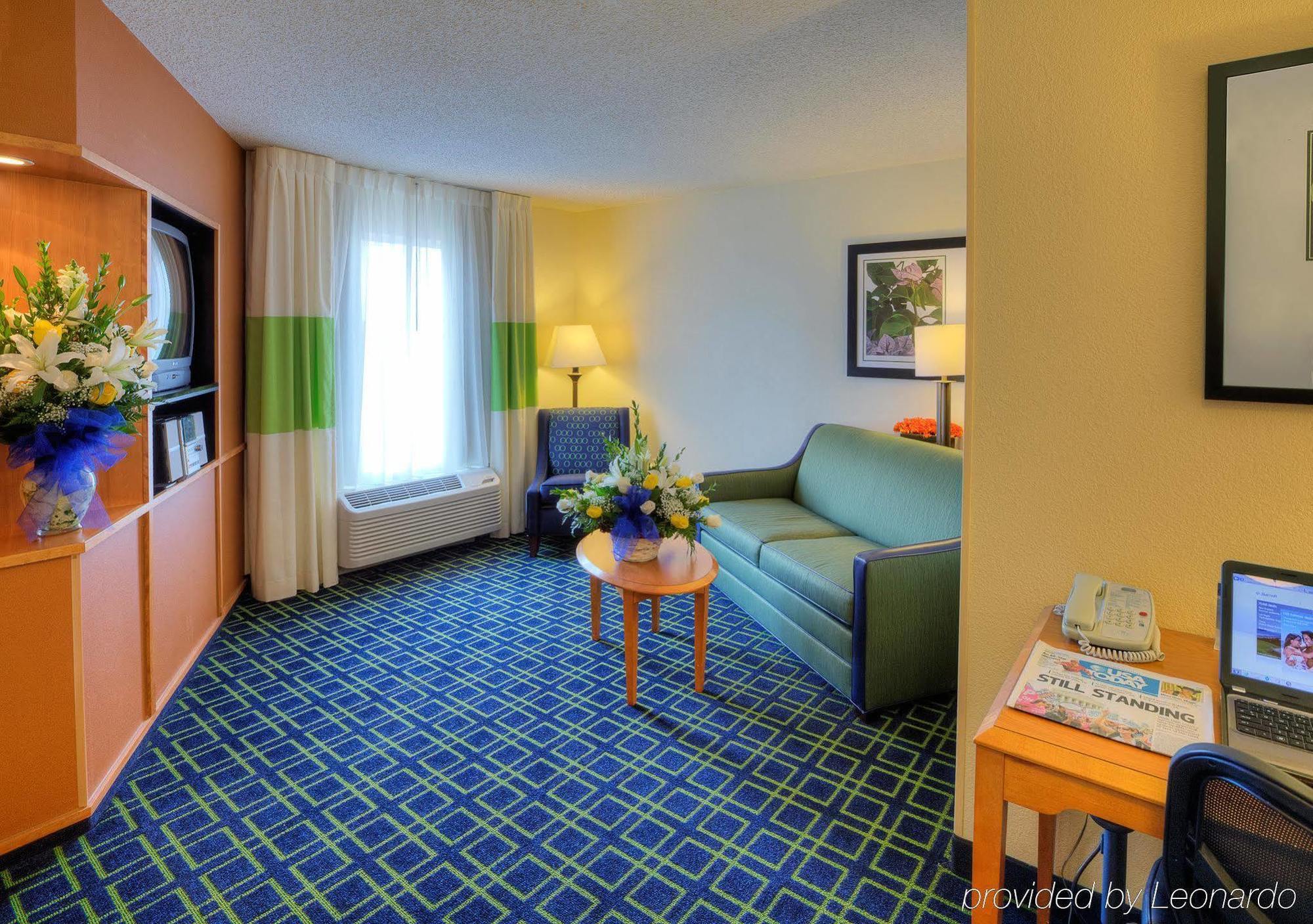 Fairfield Inn & Suites Laredo Room photo