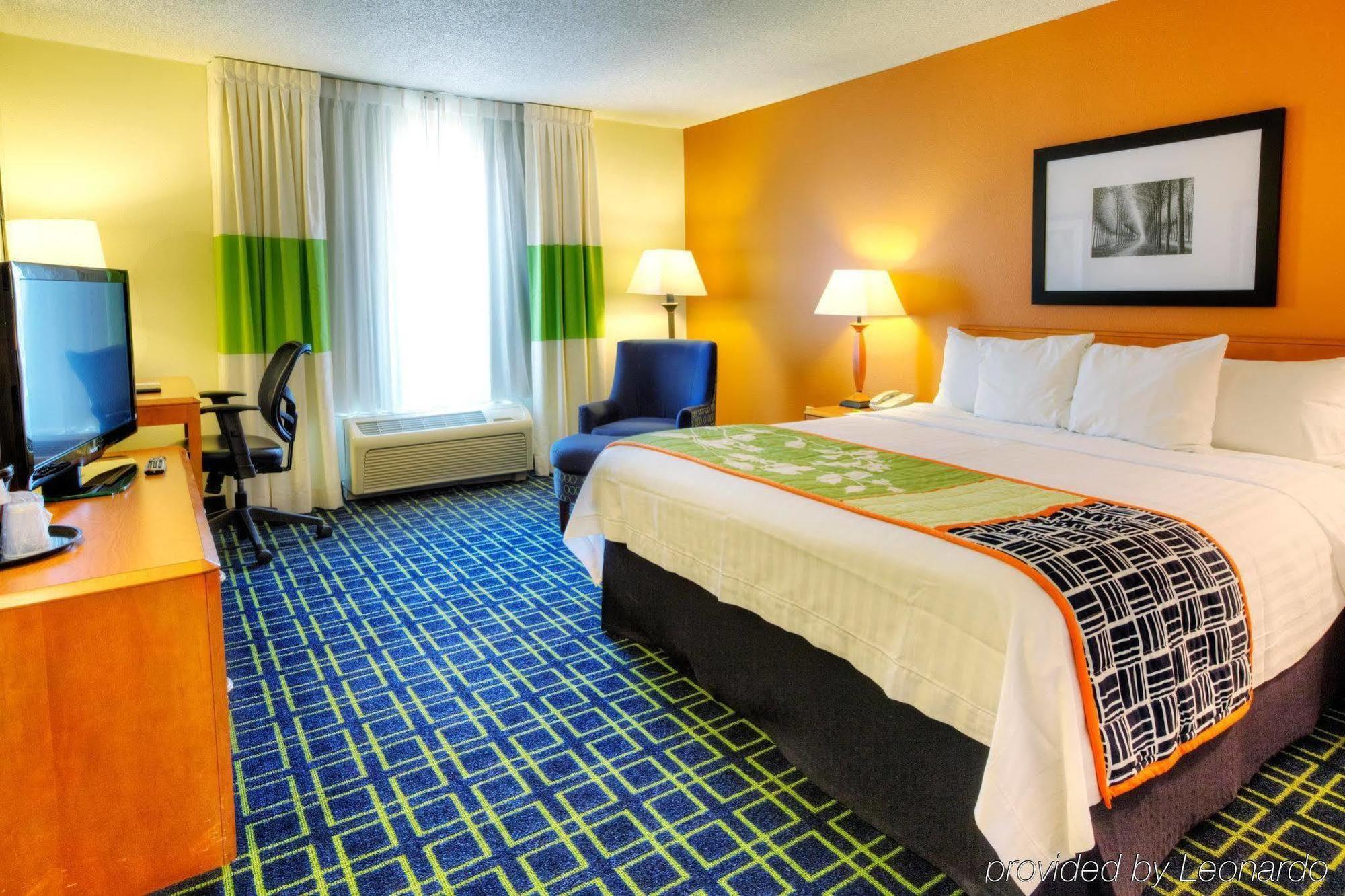 Fairfield Inn & Suites Laredo Room photo